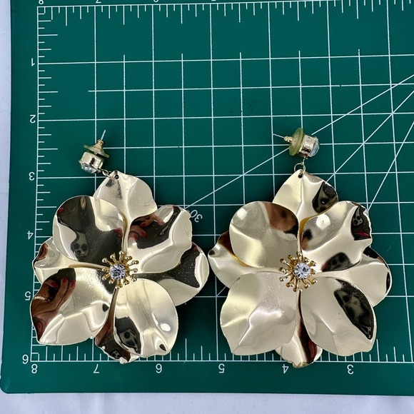 Chunky Large Flower Dangle Fashion Earrings Gold Plated Pierced - Picture 6 of 7